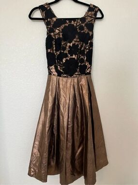 NWT Eva Franco Juno Criss Cross Metallic Cocktail Dress